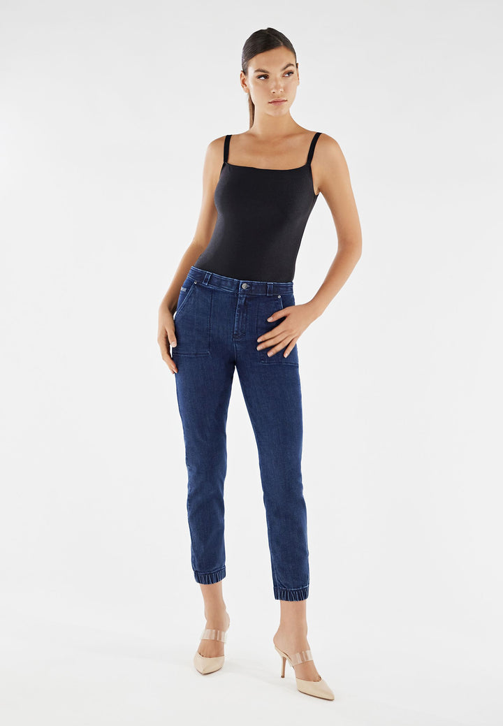 BLACK1HF202-J0B Blauwe Freddy Jeans met een Hoge Taille, Patch Pockets en een Hip Detail aan de Enkel