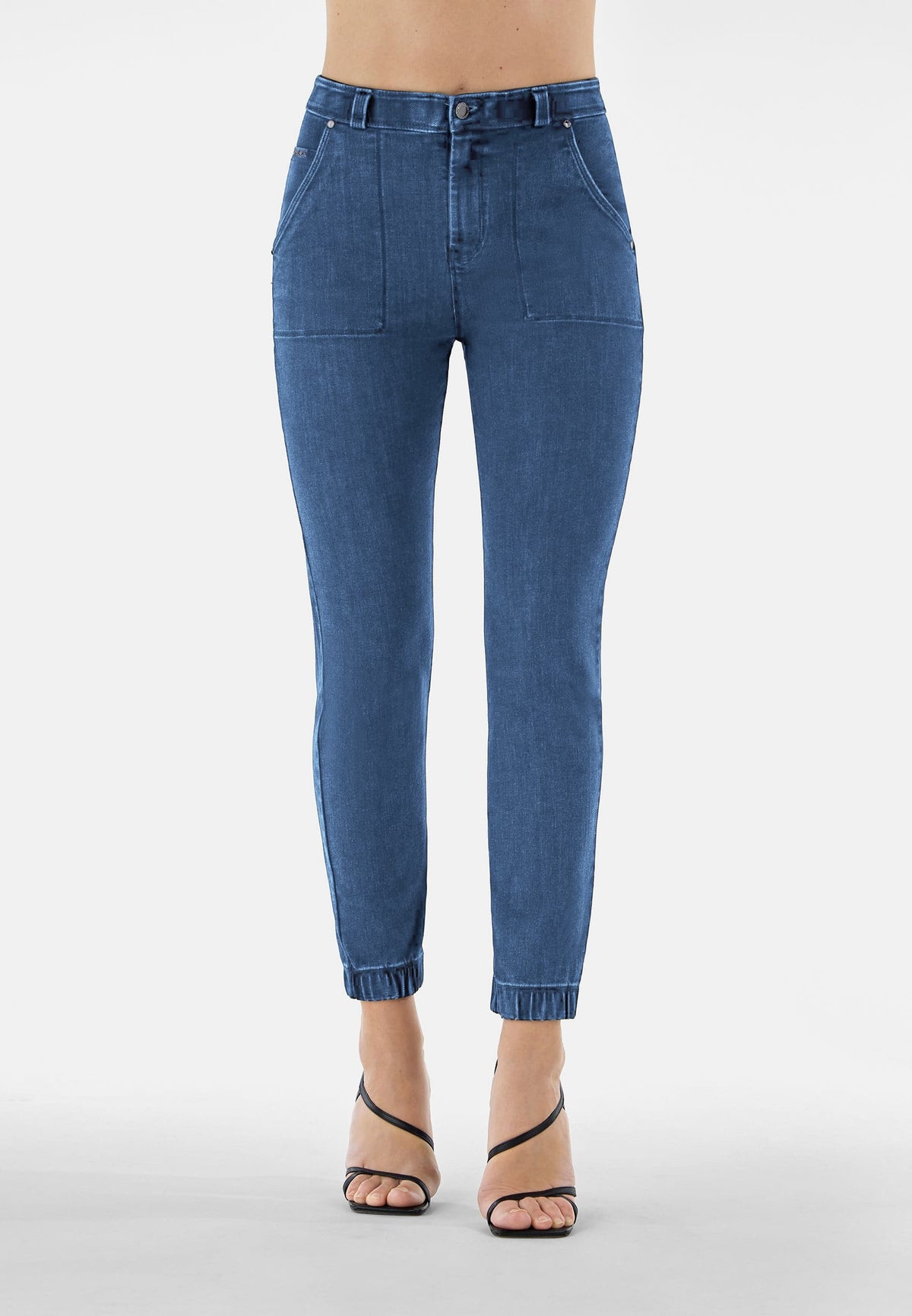 BLACK1HF202-J4B Blauwe Freddy Jeans met een Hoge Taille, Patch Pockets en een Hip Detail aan de Enkel enlarged