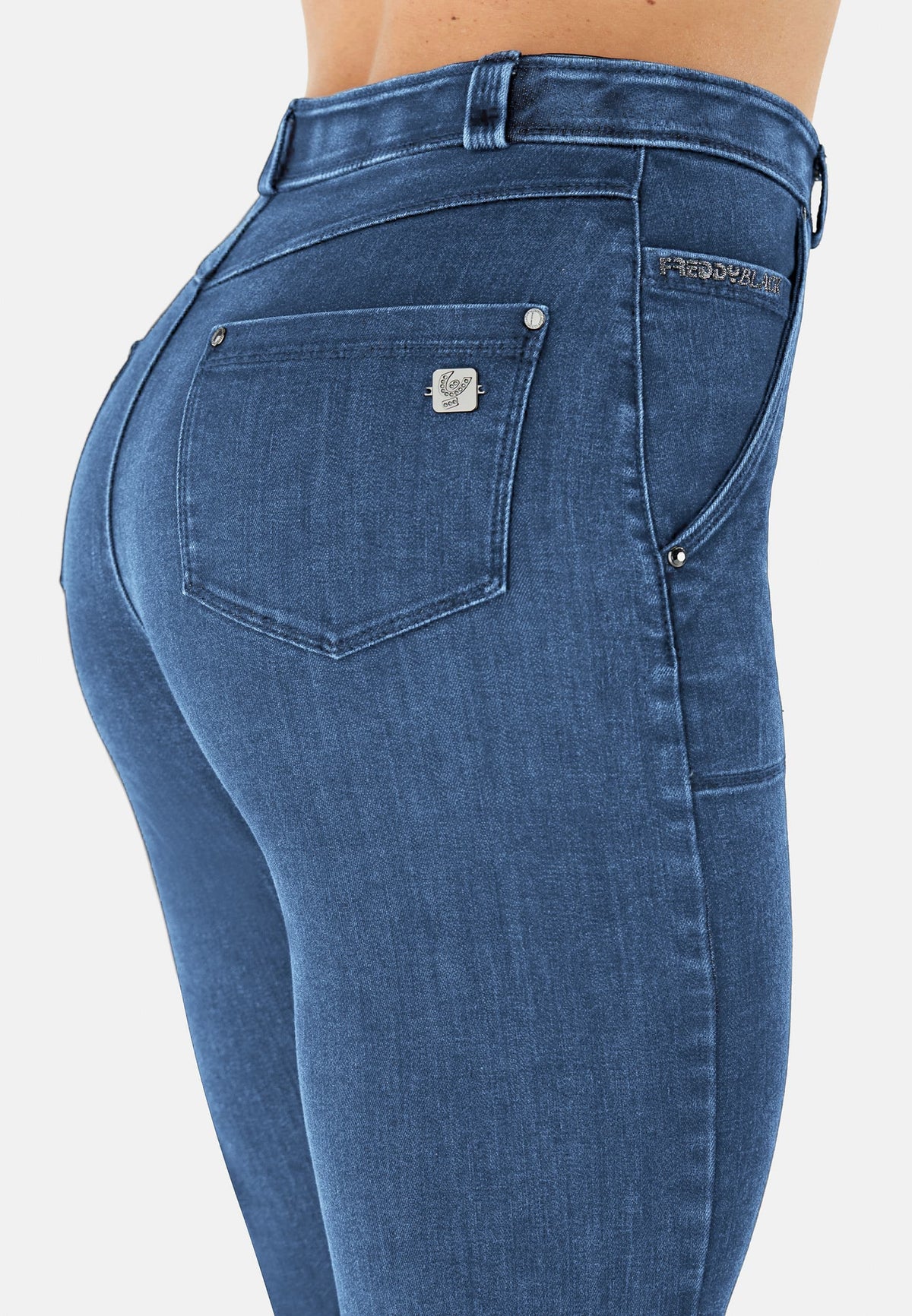 BLACK1HF202-J4B Blauwe Freddy Jeans met een Hoge Taille, Patch Pockets en een Hip Detail aan de Enkel enlarged