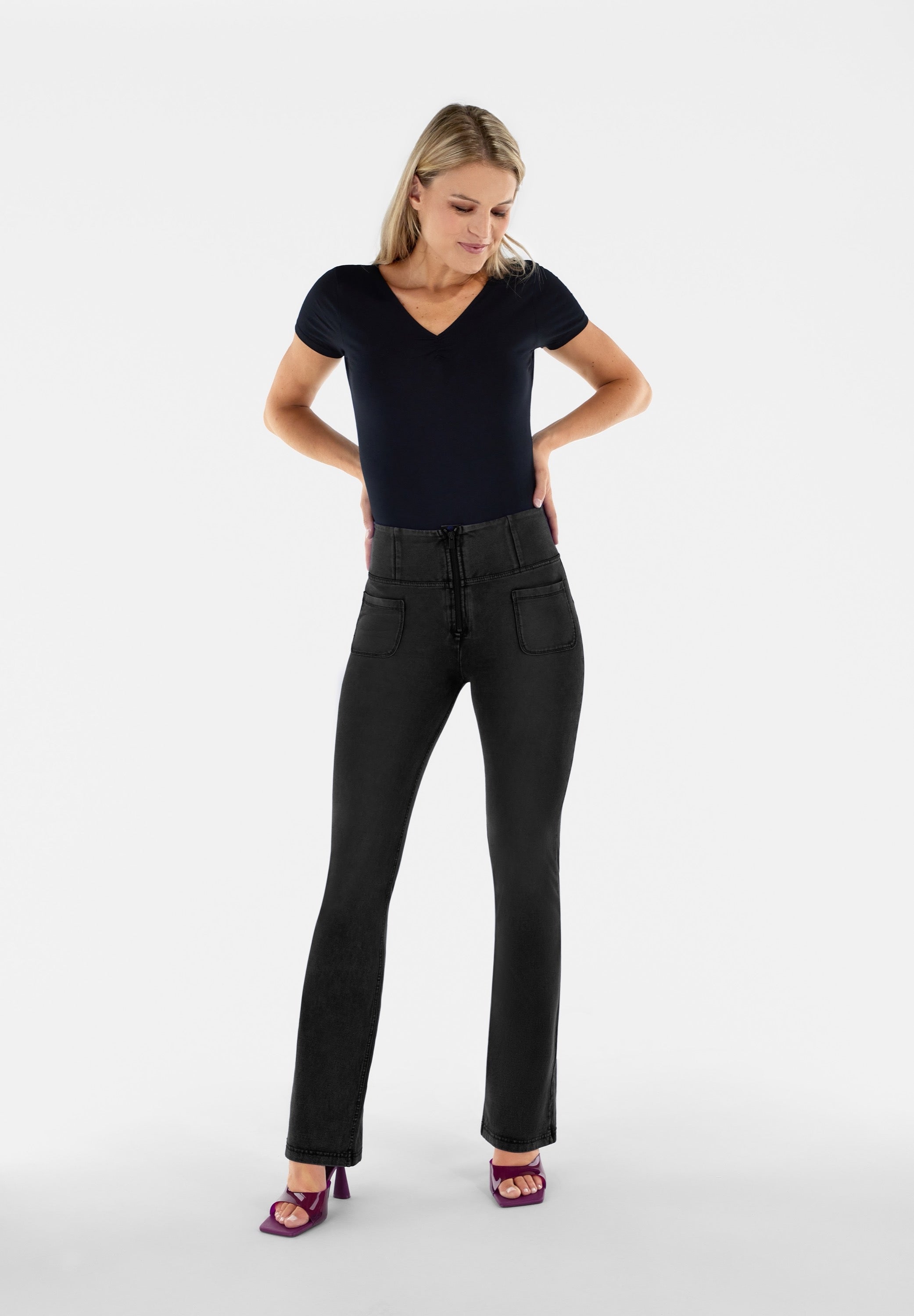 zwart black hoge taille high waist flared jeans wijde pijpen broek