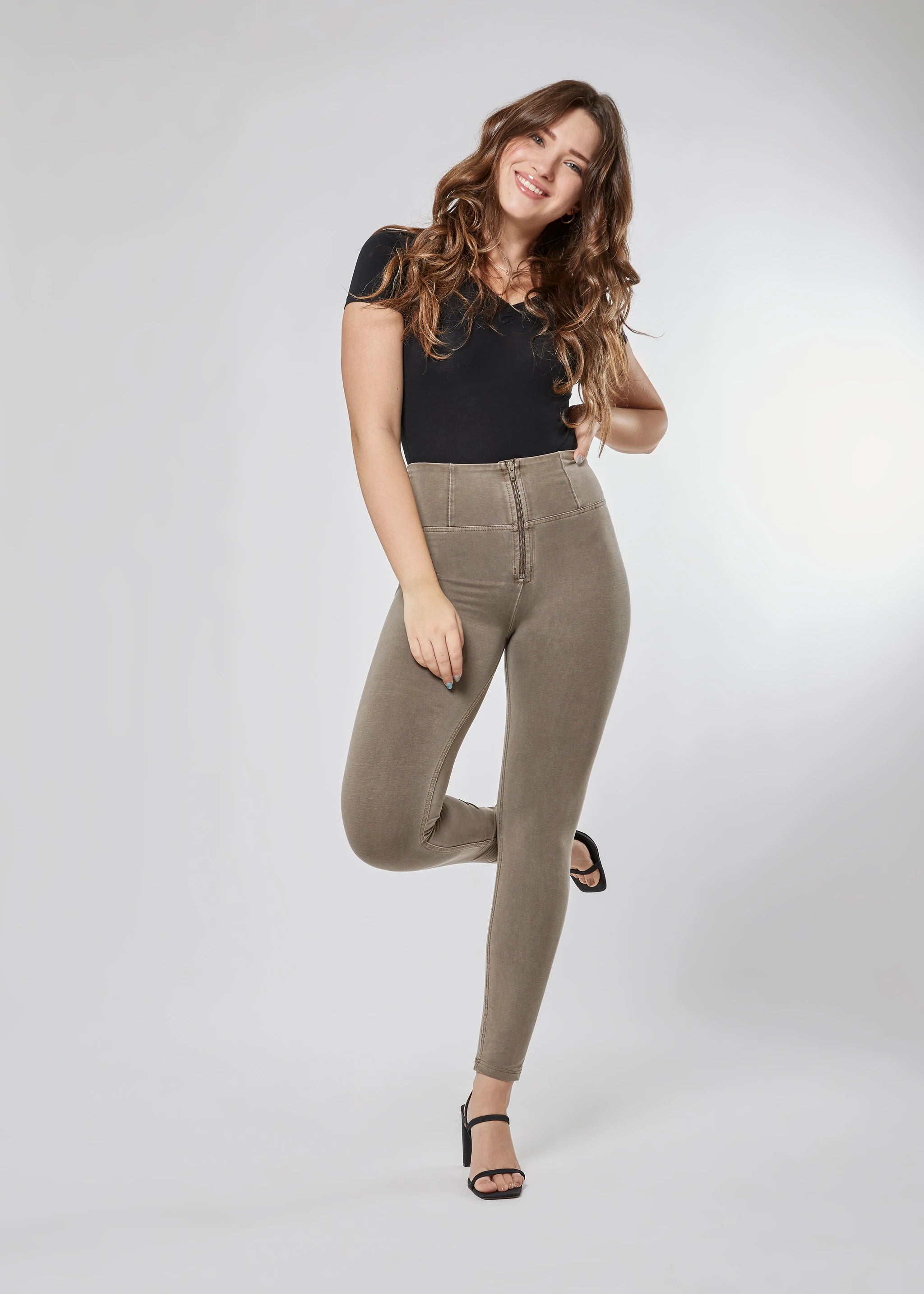 (WRUP1HF130-M100) High waist WR.UP® shaping trousers in 100% naturally-dyed Tencel