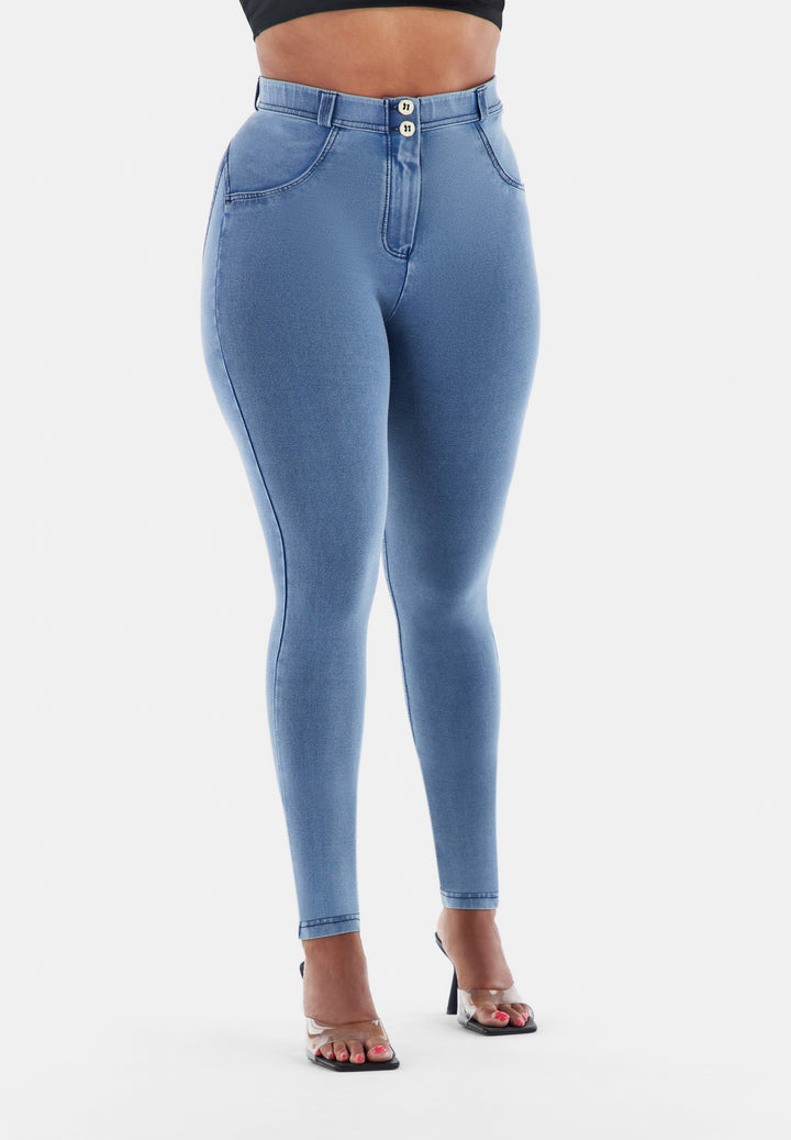 (WRUP1RC002NS-J4B)  Blauwe WR.UP® Curvy Fit Regular Waist in Denim Look