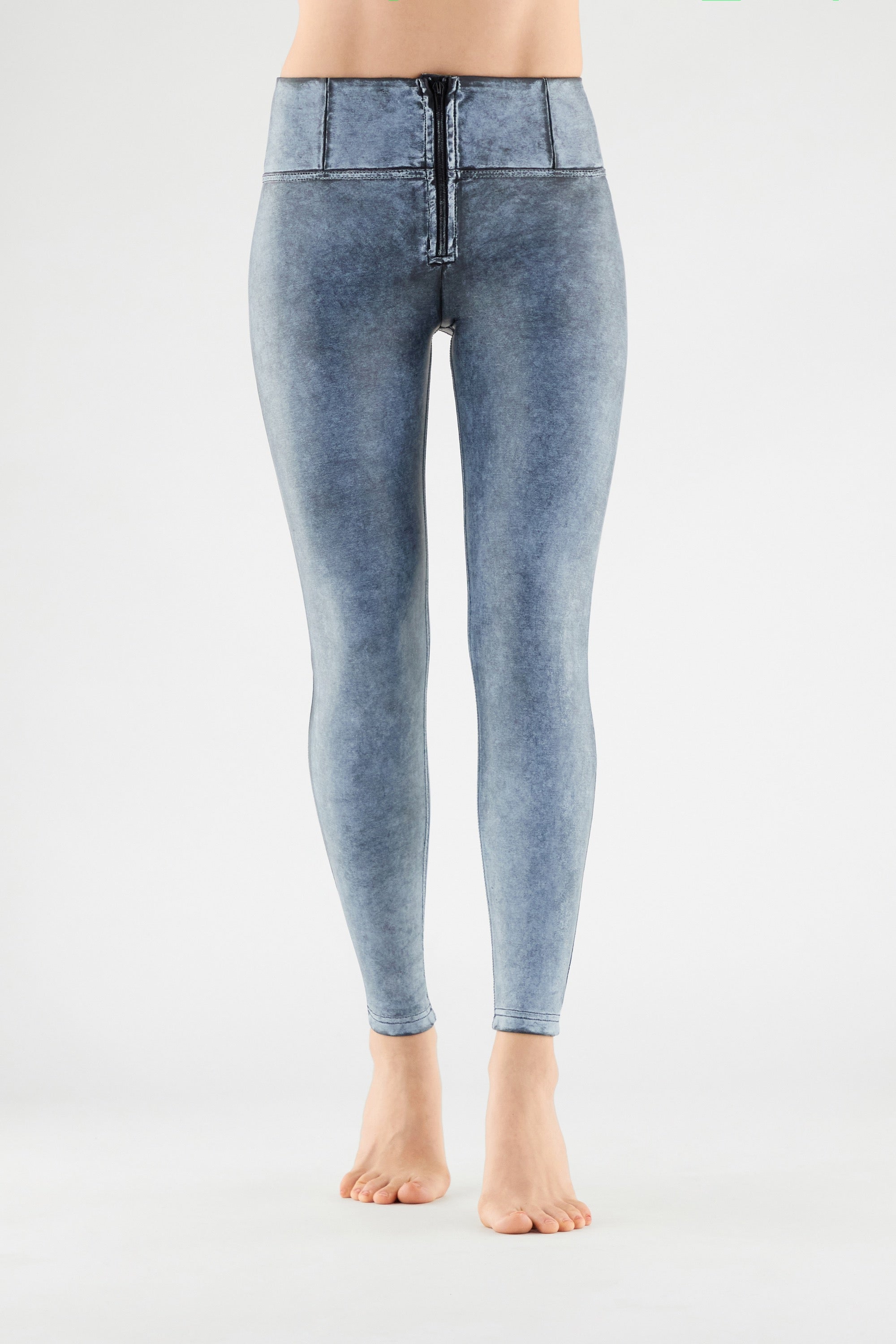 (WRUP2HS266-LJ1) WR.UP® Superskinny Trousers With Acid-Washed Effect Faux Leather And High Waist