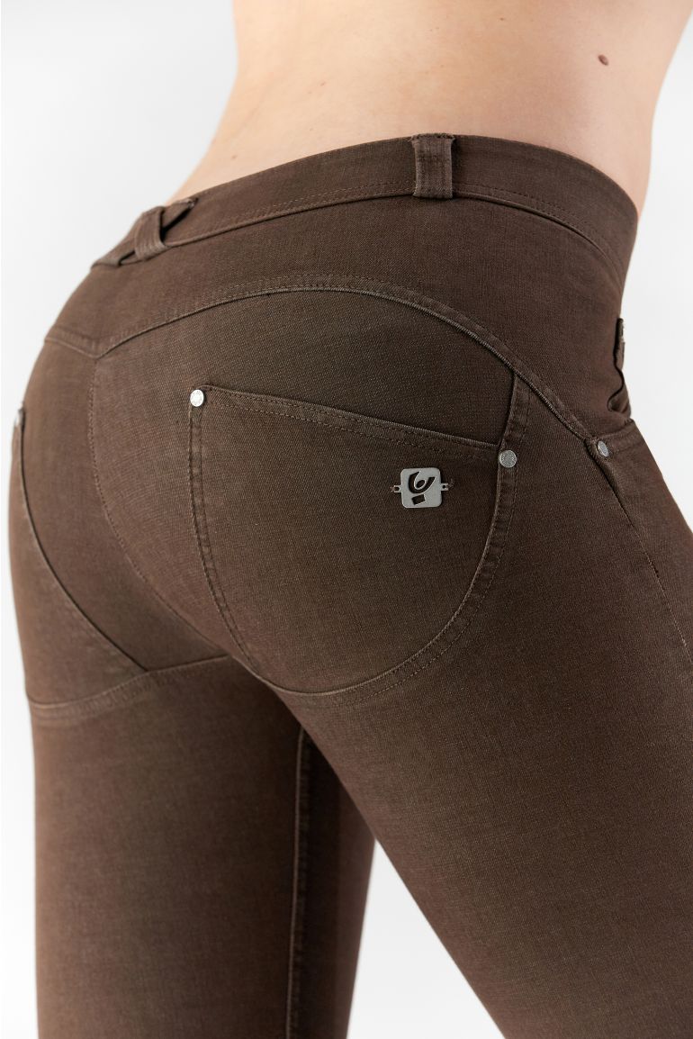 woven denim jeans regular waist fitting freddy push up shaping shapewear broek pants spijkerbroek bruin brown