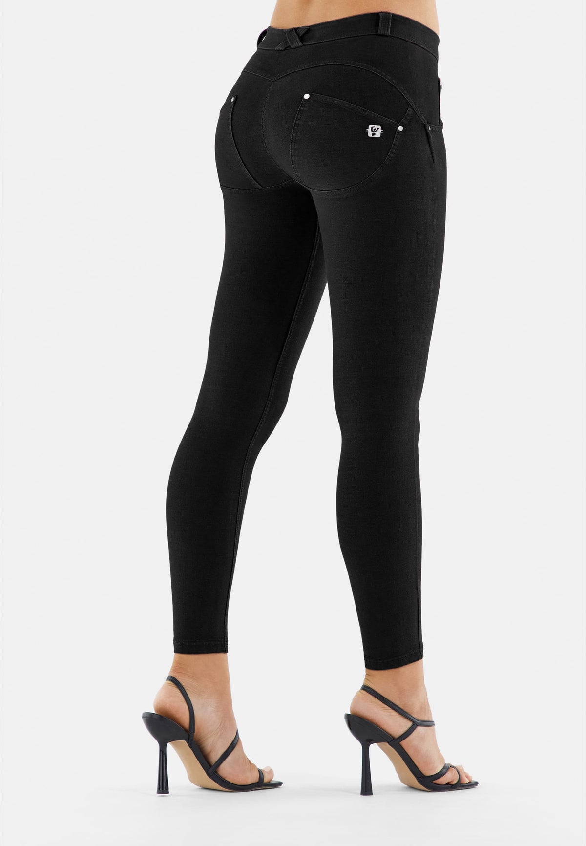 (WRUPSNUG1RC017-N) Zwarte WR.UP® Jeans in Woven Denim met Regular Waist enlarged