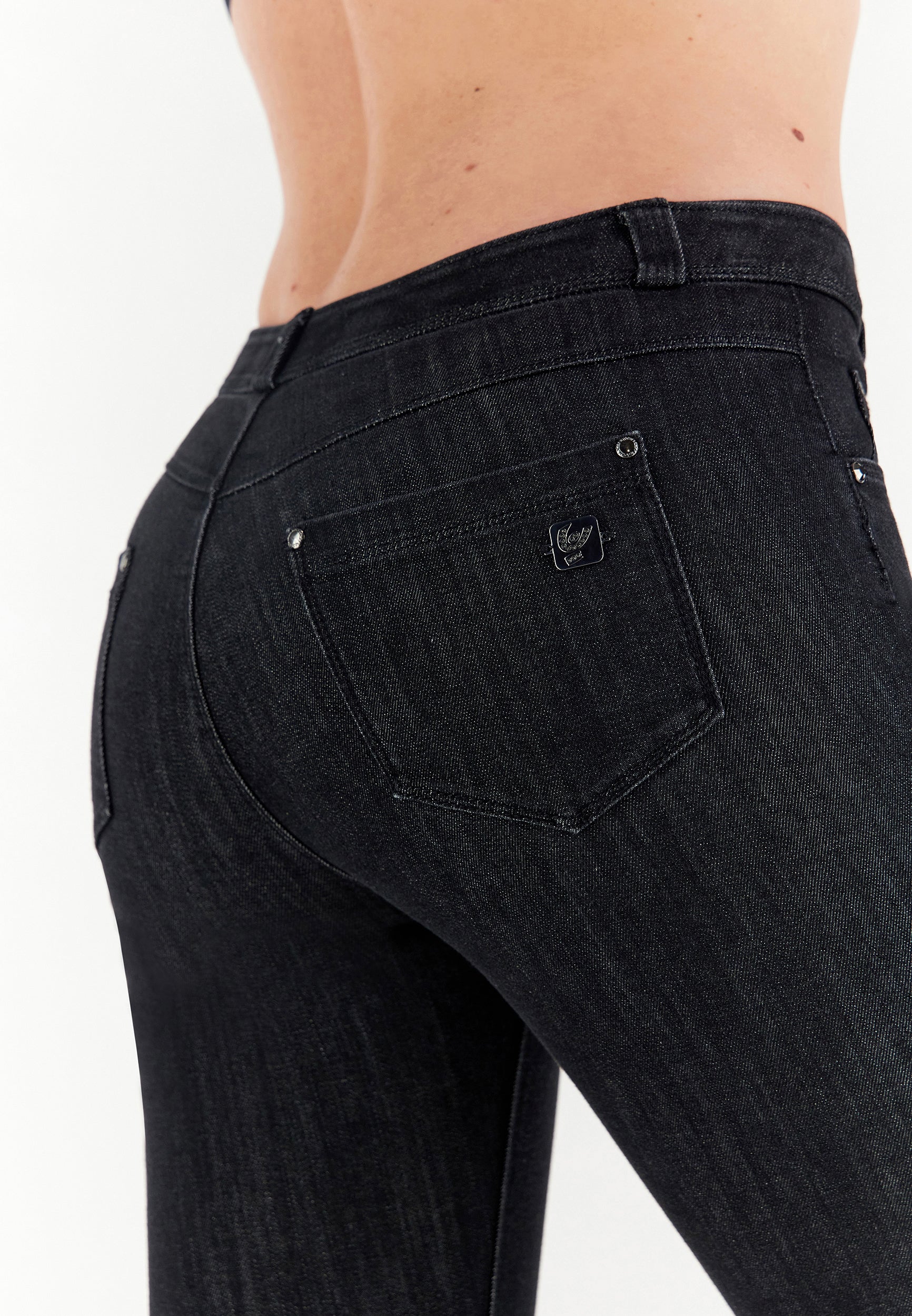 (BLACK13RF103-J7N) Cropped Flare FREDDY BLACK Jeans in Stretch Black Denim