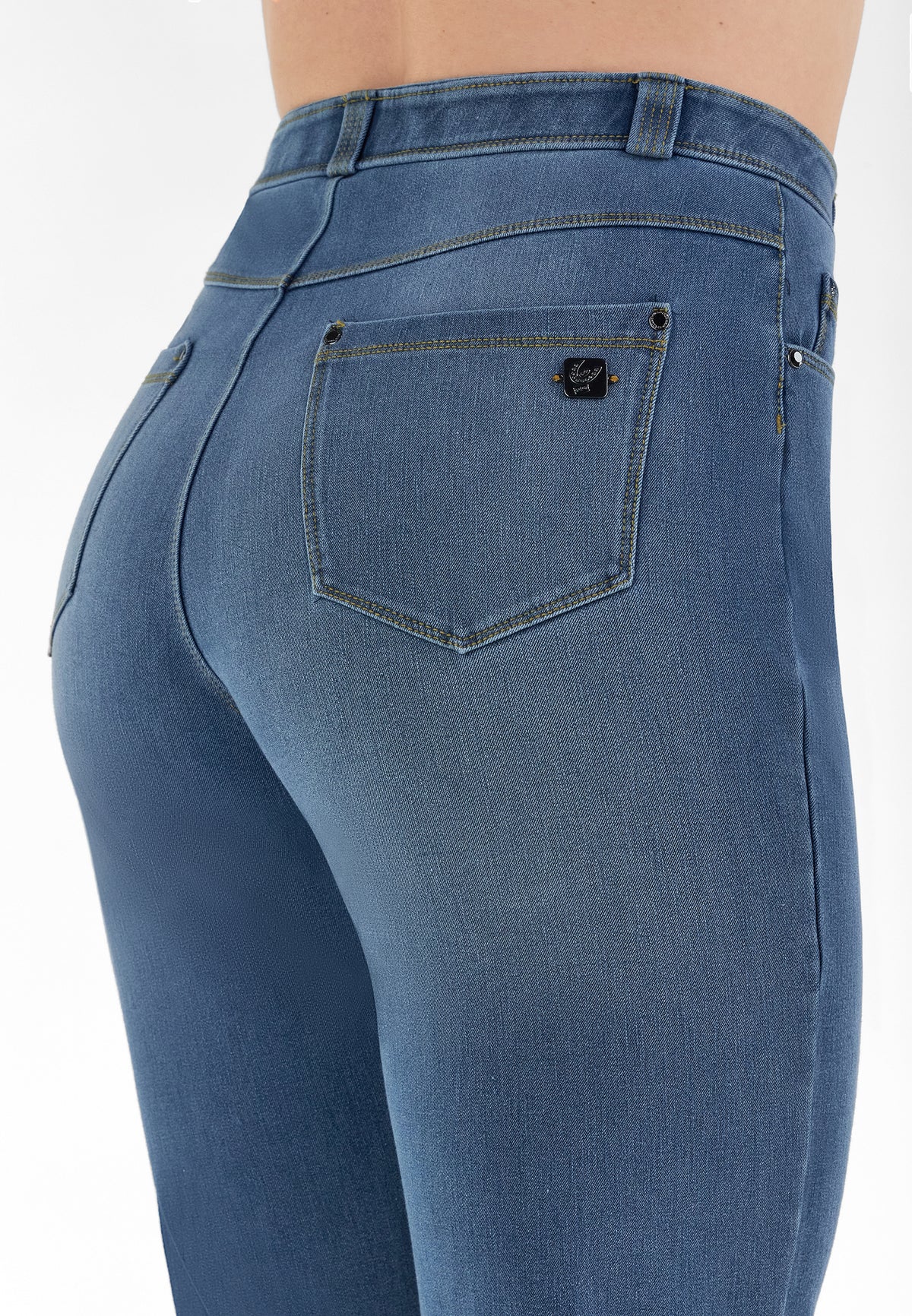 (BLACK14SHS208-J4Y) Freddy Mom Fit Jeans, Super High Waist And Wide Fringed Bottom enlarged