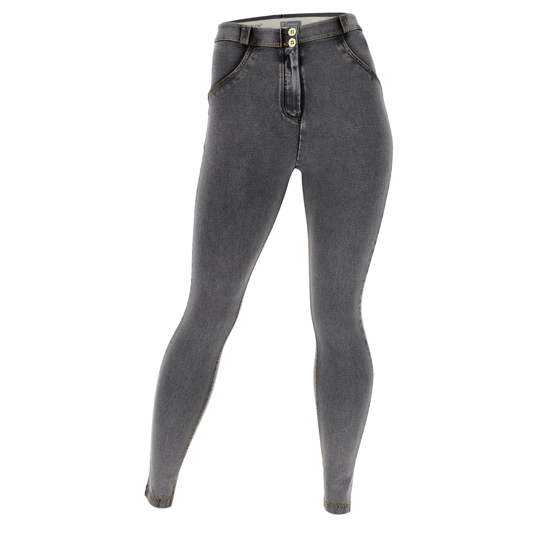 (WRUP1RC002NS-J3Y)  Grijze WR.UP® Curvy Fit Regular Waist in Denim Look