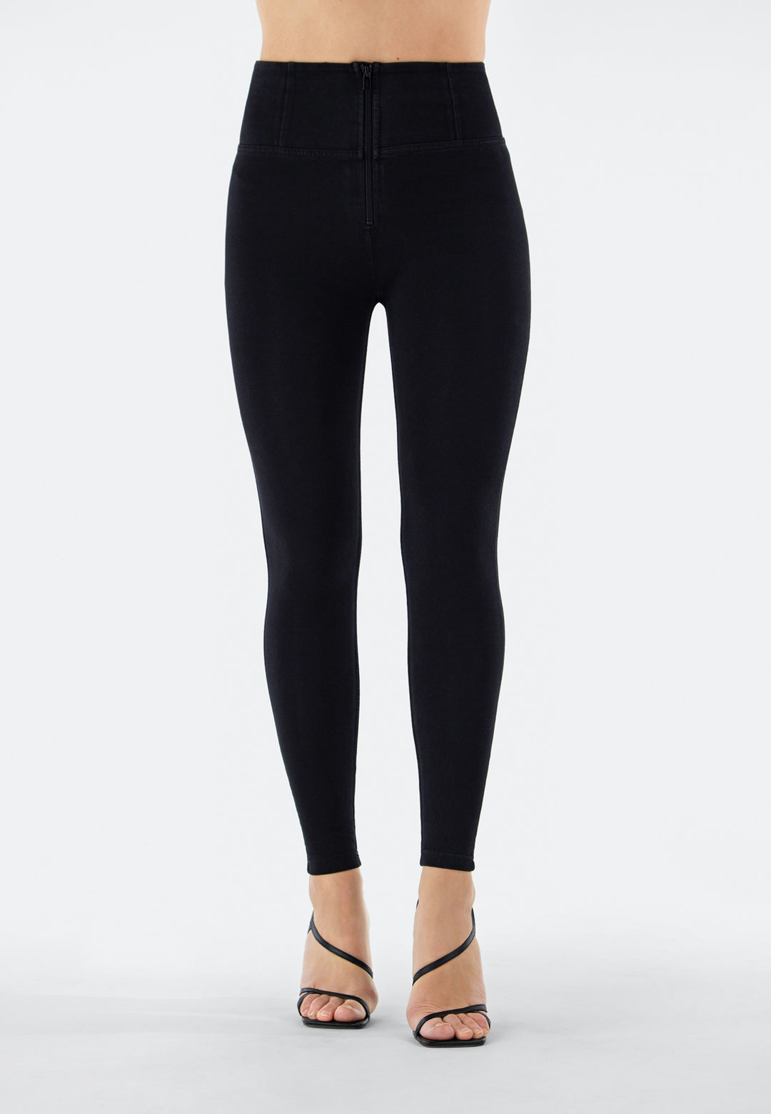 WRUP2HC002ORG-J7N Zwarte WR.UP® met Hoge Taille en Zip in Denim Look